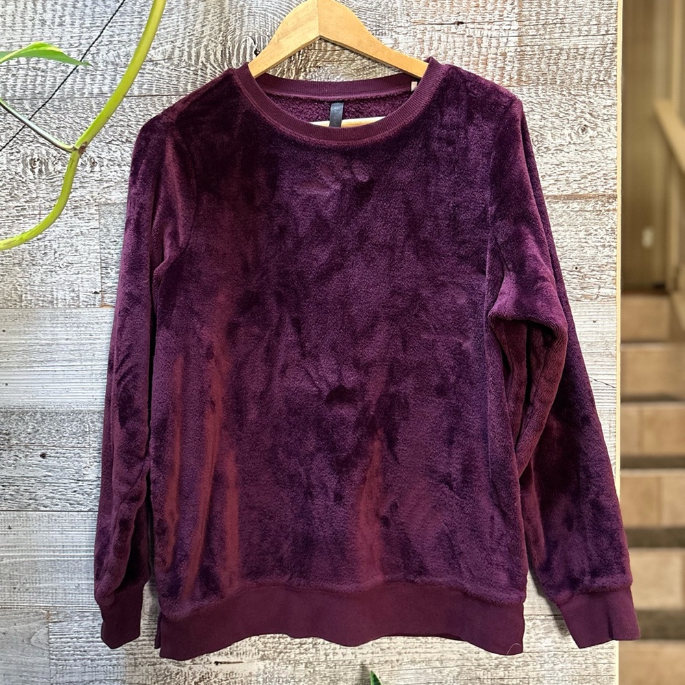 🏷 GAIAM | Plush Crew Neck Pullover Sweater - L, Wine Purple
